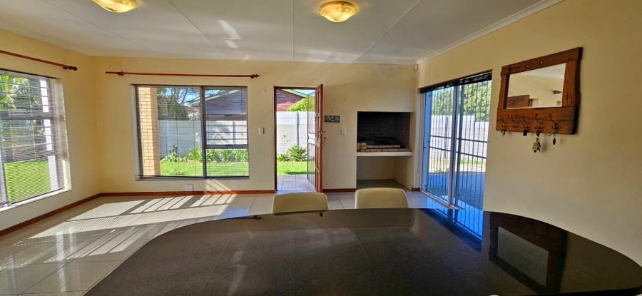 3 Bedroom Property for Sale in Franskraal Western Cape